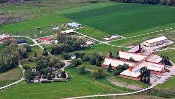 Vue aérienne du laboratoire de Lethbridge, faisant partie du Centre national des maladies animales