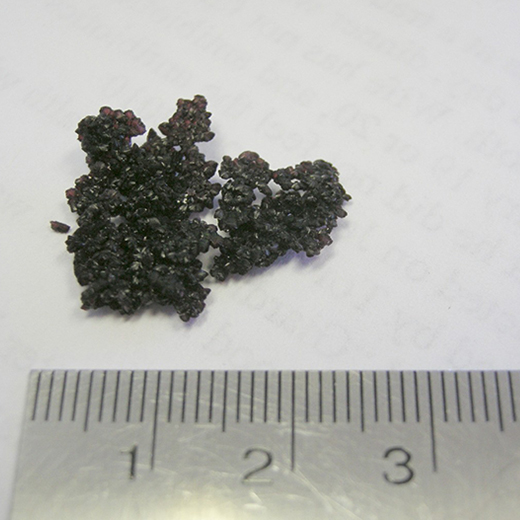 wine diamonds next to a ruler measuring less than 3 centimetres